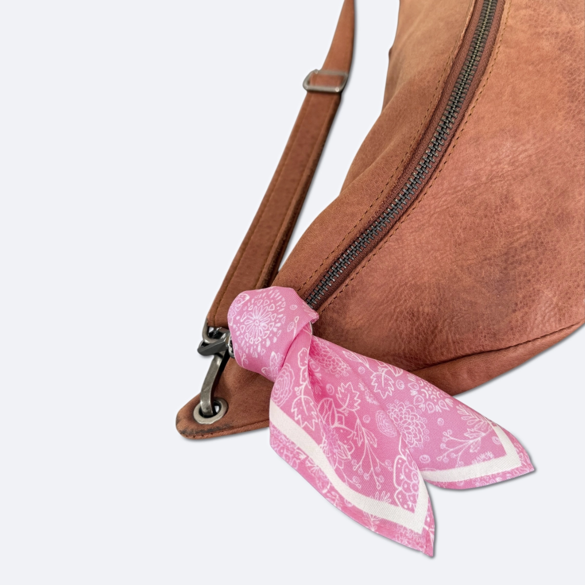 charm de seda Bonito Mundo en bandolera de piel marron