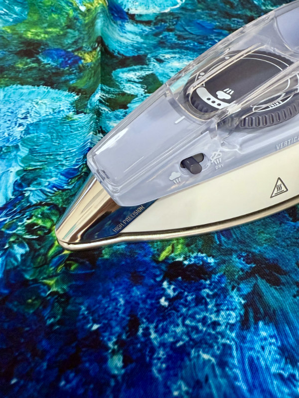 plancha sobre pañuelo de seda